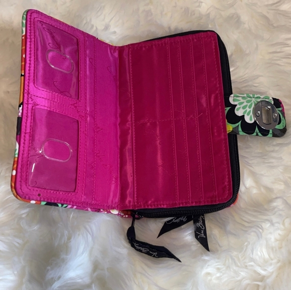 Vera Bradley never used wallet 💖 - Picture 4 of 6